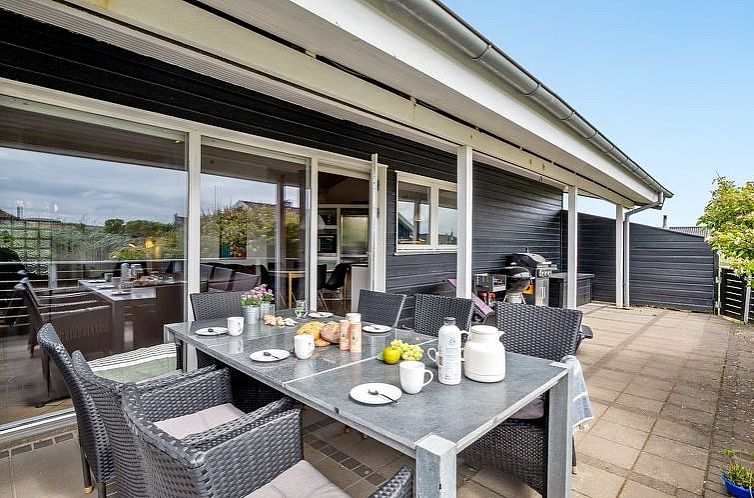 Vakantiehuis "Vina" - 200m to the inlet