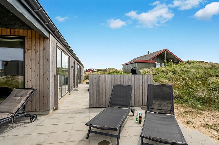 Vakantiehuis "Waldar" -  from the sea