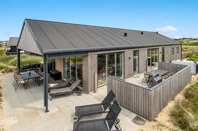 Vakantiehuis "Waldar" -  from the sea