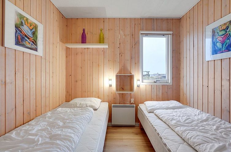 Vakantiehuis "Veetrikki" -  from the sea