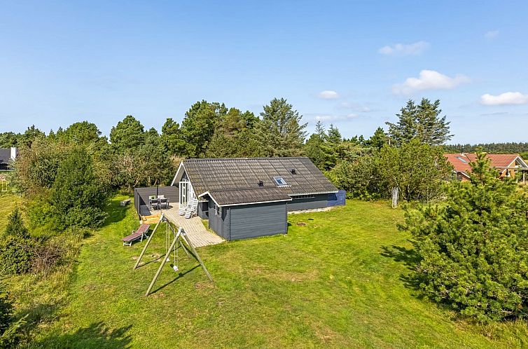 Vakantiehuis "Sanelma" - 900m from the sea