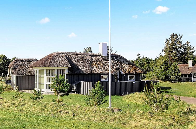 Vakantiehuis "Ansine" - 1.2km from the sea