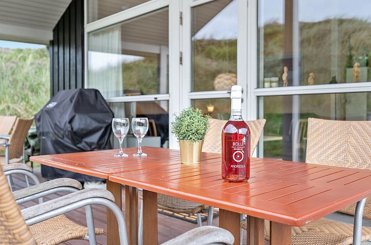 Vakantiehuis "Asvalde" - 150m from the sea