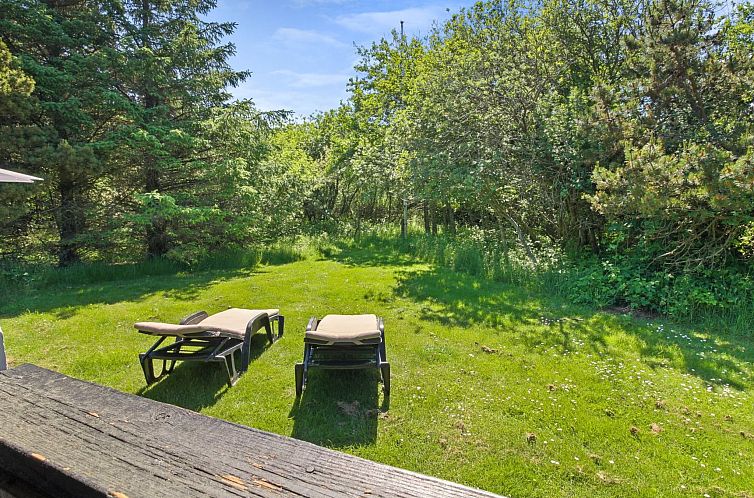 Vakantiehuis "Hannu" - 900m from the sea