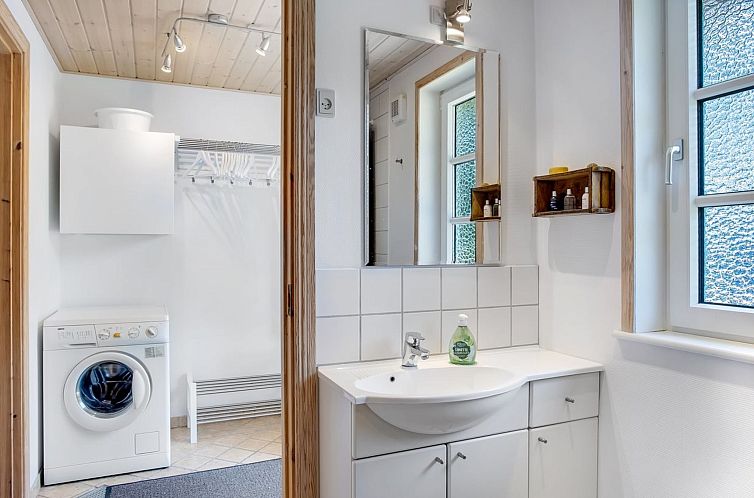 Vakantiehuis "Laila" - 1.2km from the sea