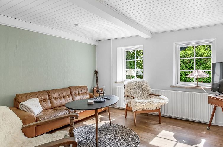 Vakantiehuis "Jolin" - 13km from the sea