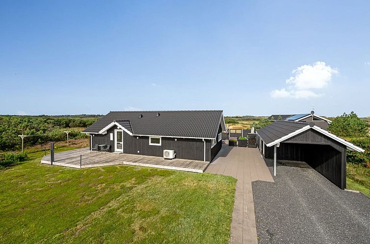 Vakantiehuis "Christan" - 1.2km from the sea