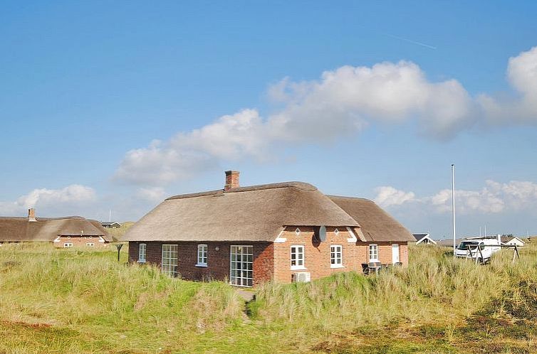 Vakantiehuis "Skuli" - 200m from the sea