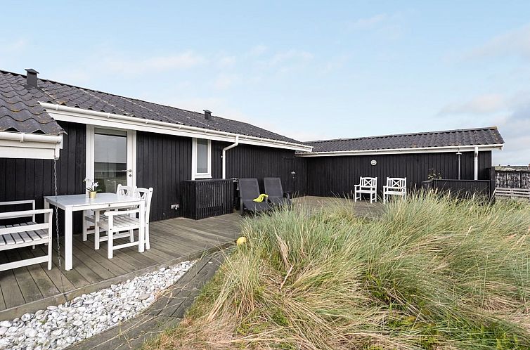 Vakantiehuis "Thorgny" -  from the sea