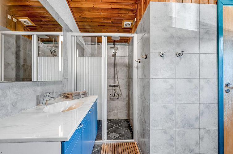 Vakantiehuis "Sviðandi" - 1.5km from the sea