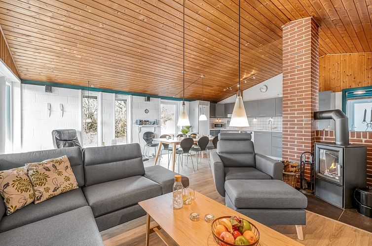 Vakantiehuis "Sviðandi" - 1.5km from the sea