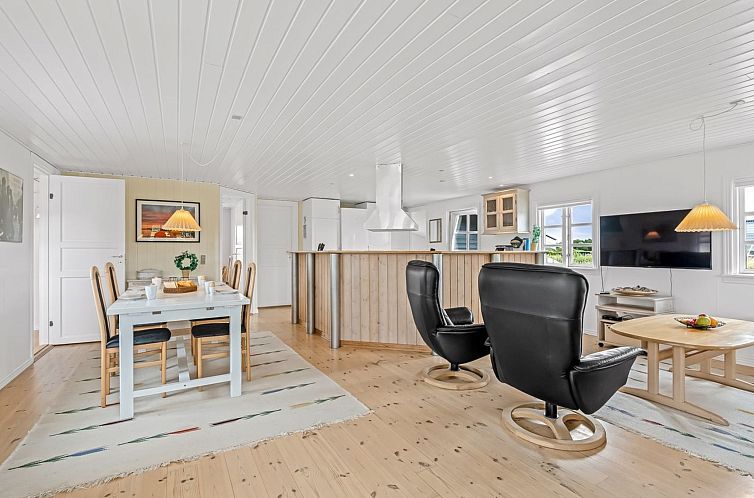 Vakantiehuis "Dortea" - 600m from the sea