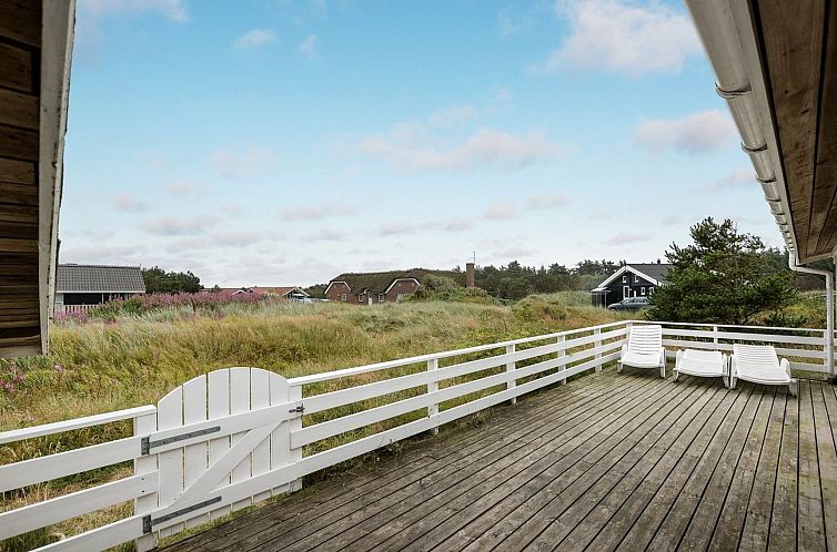 Vakantiehuis "Dortea" - 600m from the sea