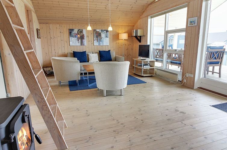 Vakantiehuis "Tähti" -  from the sea