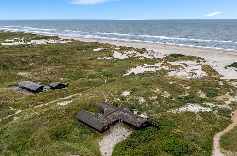 Vakantiehuis "Edvard" - 400m from the sea