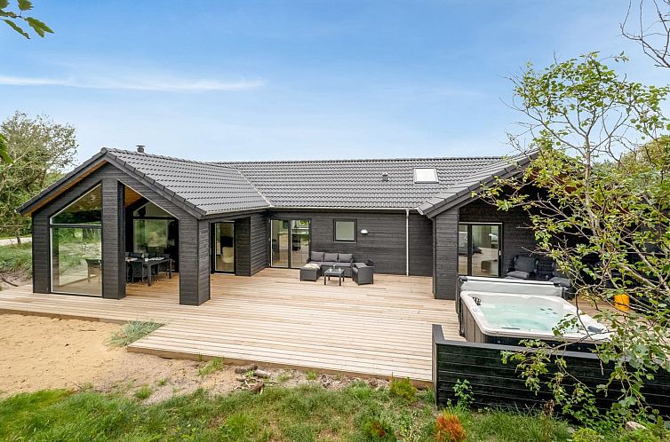 Vakantiehuis "Faye" - 600m from the sea