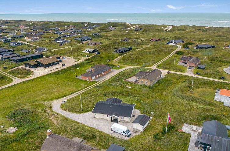 Vakantiehuis "Elfi" - 700m from the sea