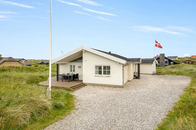 Vakantiehuis "Elfi" - 700m from the sea