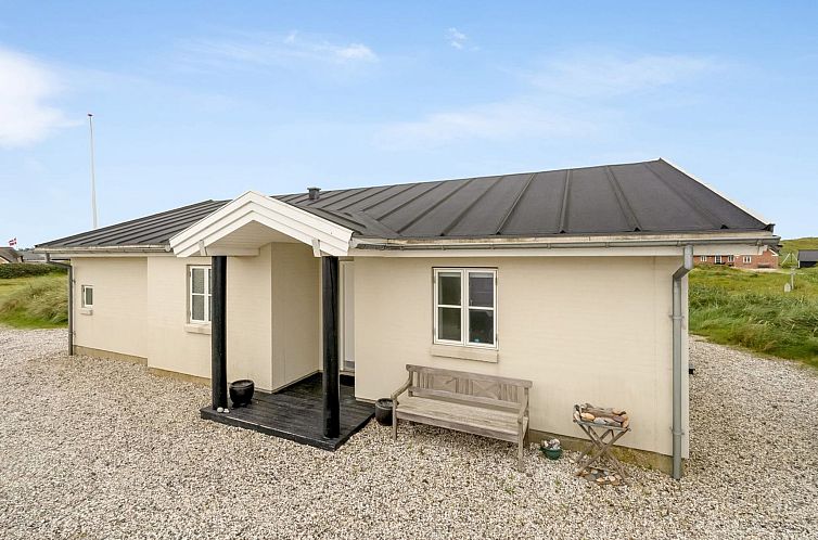 Vakantiehuis "Elfi" - 700m from the sea