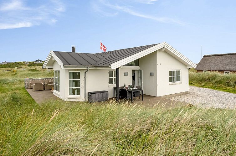 Vakantiehuis "Elfi" - 700m from the sea