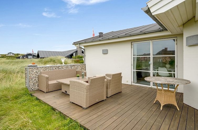 Vakantiehuis "Elfi" - 700m from the sea