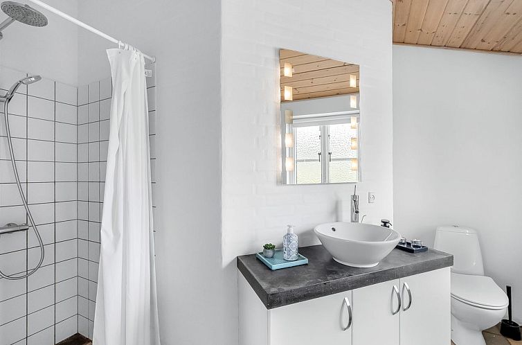 Vakantiehuis "Elfi" - 700m from the sea