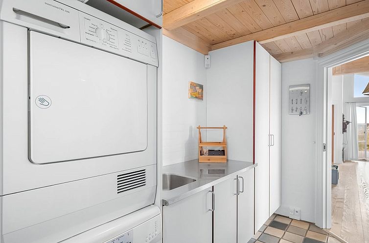 Vakantiehuis "Elfi" - 700m from the sea