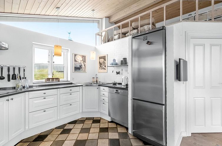 Vakantiehuis "Elfi" - 700m from the sea