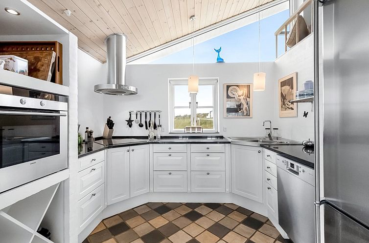 Vakantiehuis "Elfi" - 700m from the sea