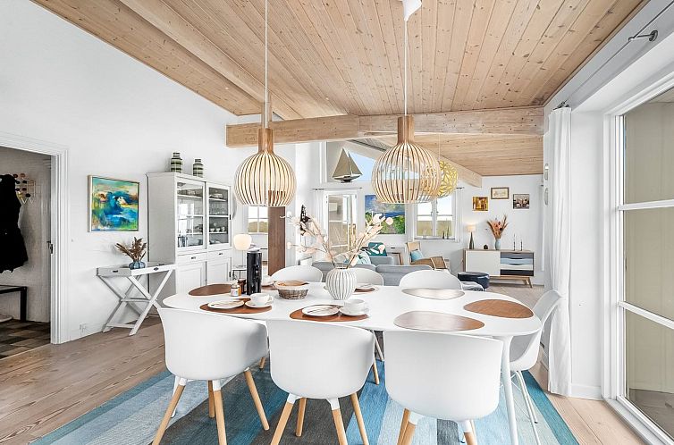 Vakantiehuis "Elfi" - 700m from the sea