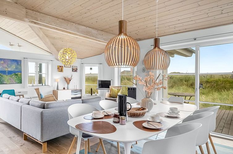 Vakantiehuis "Elfi" - 700m from the sea