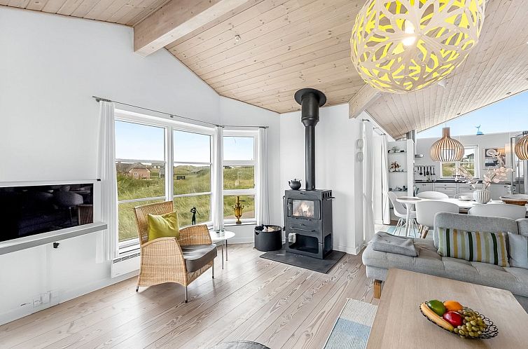 Vakantiehuis "Elfi" - 700m from the sea