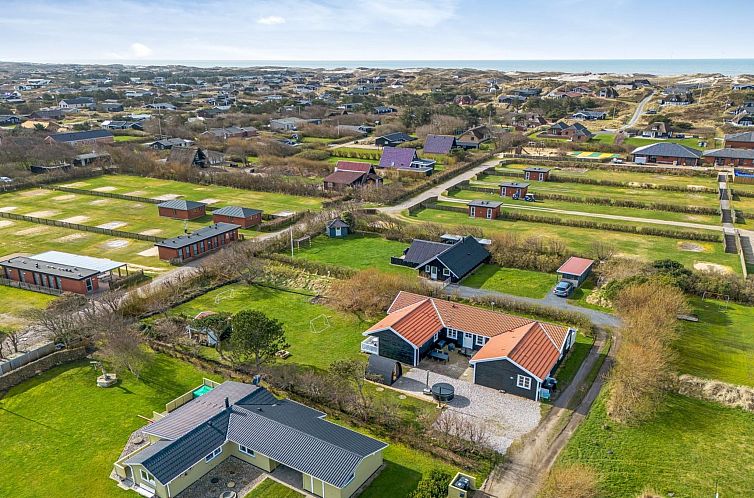 Vakantiehuis "Torhild" - 700m from the sea
