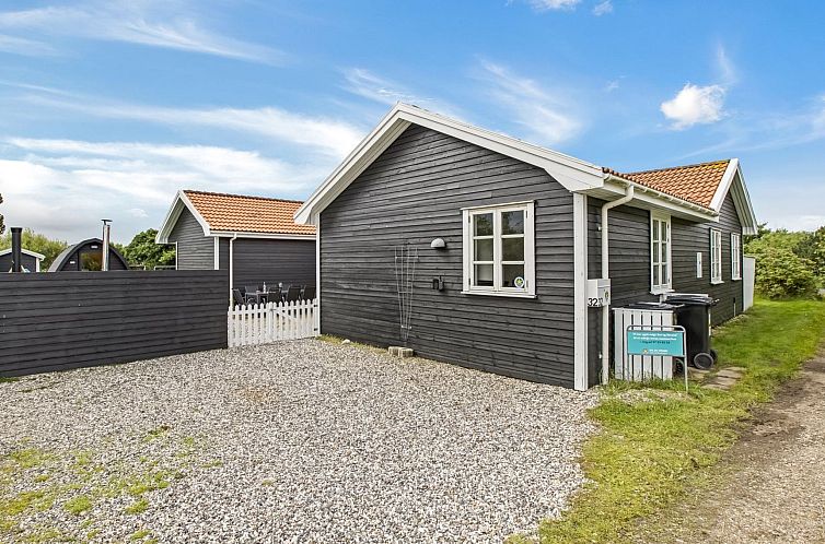 Vakantiehuis "Torhild" - 700m from the sea