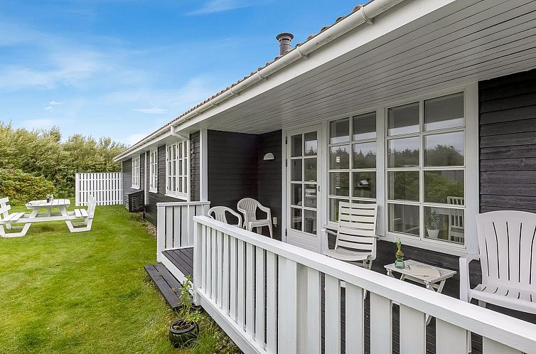 Vakantiehuis "Torhild" - 700m from the sea