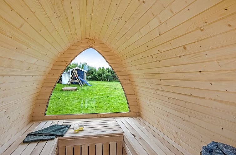 Vakantiehuis "Torhild" - 700m from the sea