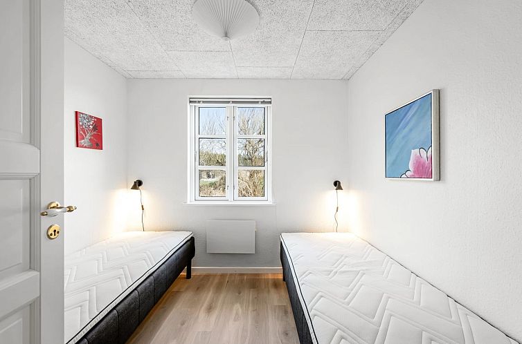 Vakantiehuis "Torhild" - 700m from the sea