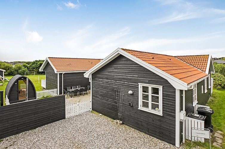 Vakantiehuis "Torhild" - 700m from the sea