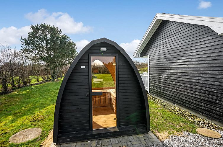 Vakantiehuis "Torhild" - 700m from the sea