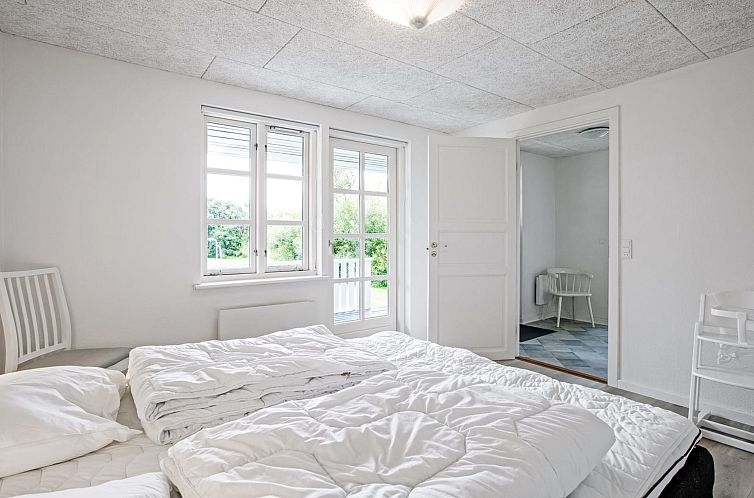 Vakantiehuis "Torhild" - 700m from the sea