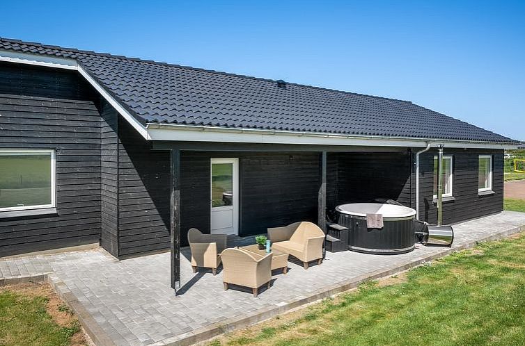 Vakantiehuis "Germund" - 770m from the sea