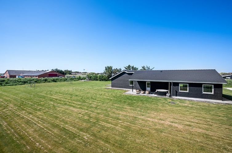 Vakantiehuis "Germund" - 770m from the sea