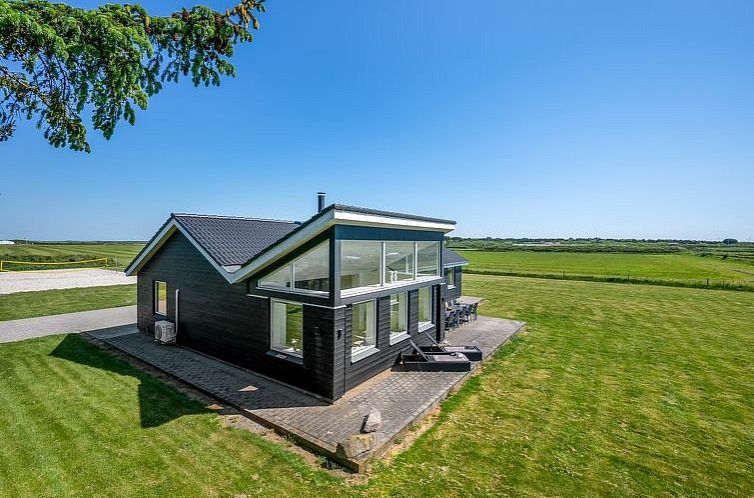 Vakantiehuis "Germund" - 770m from the sea