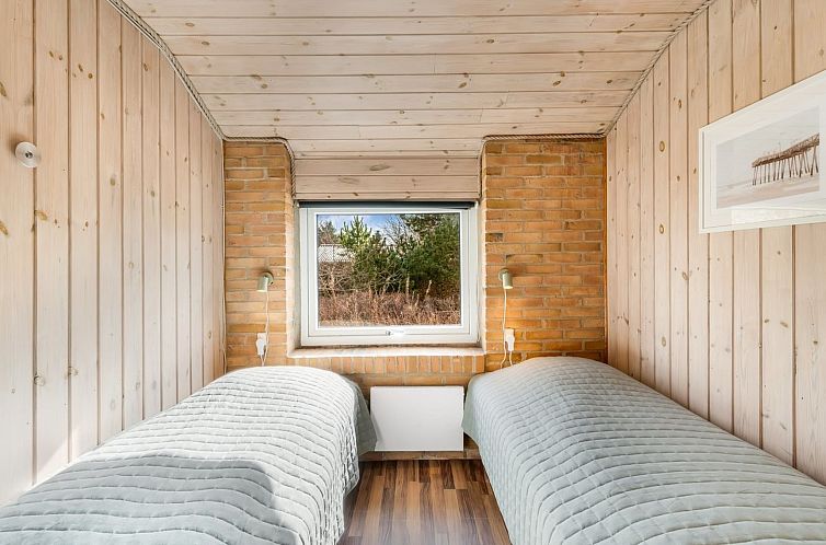 Vakantiehuis "Dorithea" - 1.3km from the sea