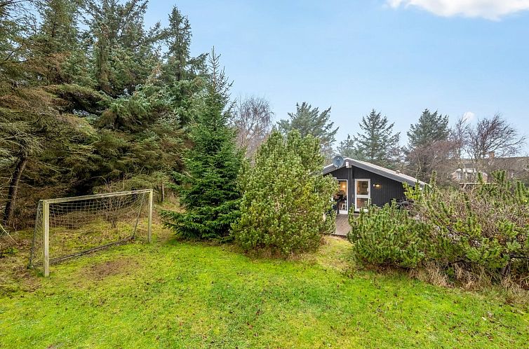 Vakantiehuis "Veera" -  from the sea