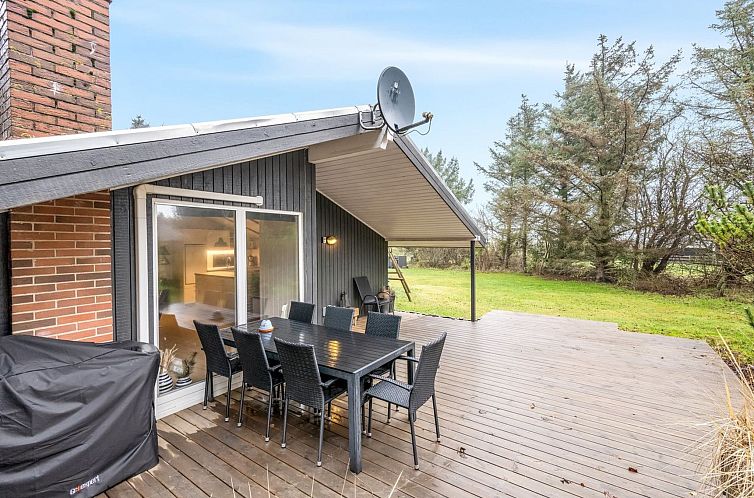 Vakantiehuis "Veera" -  from the sea