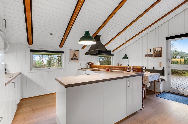 Vakantiehuis "Veera" -  from the sea