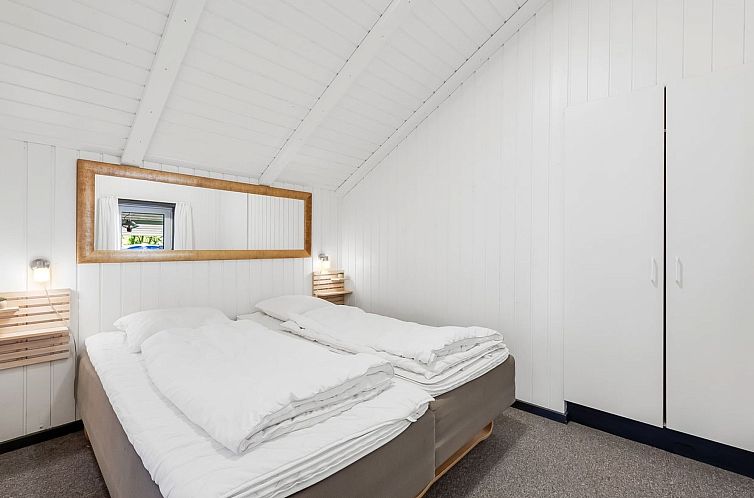 Vakantiehuis "Aage" - 1.7km from the sea