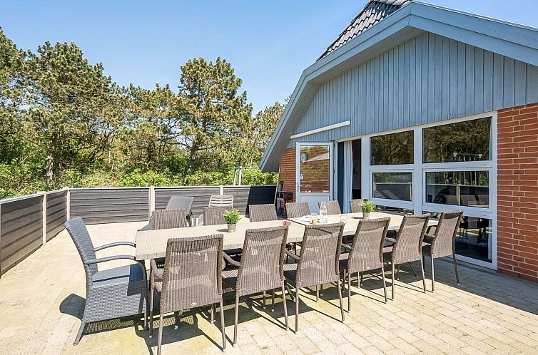 Vakantiehuis "Aage" - 1.7km from the sea