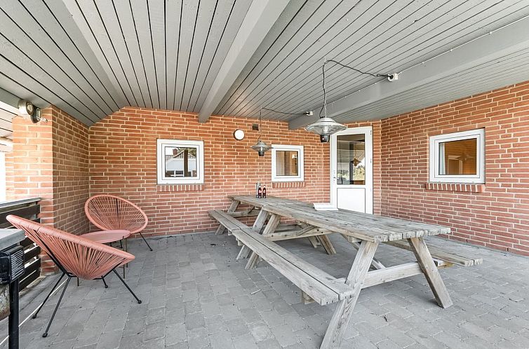 Vakantiehuis "Aage" - 1.7km from the sea